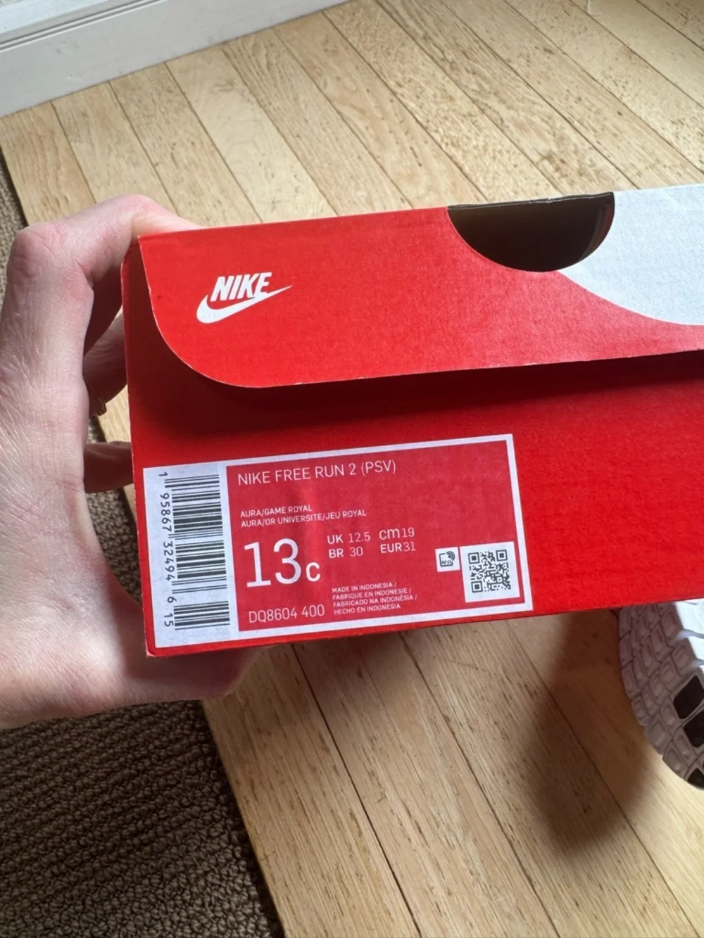*NWT* NIKE ‘Free Run 2’ Kids Sneakers NEW IN BOX